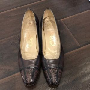 Authentic Ferragamo ladies pump size 8.5AA